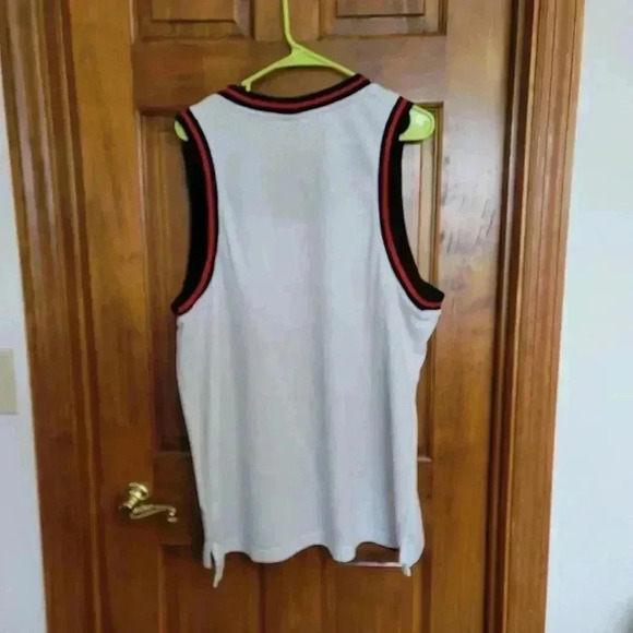 Nike Basketball Jersey - Picture 2 of 4
